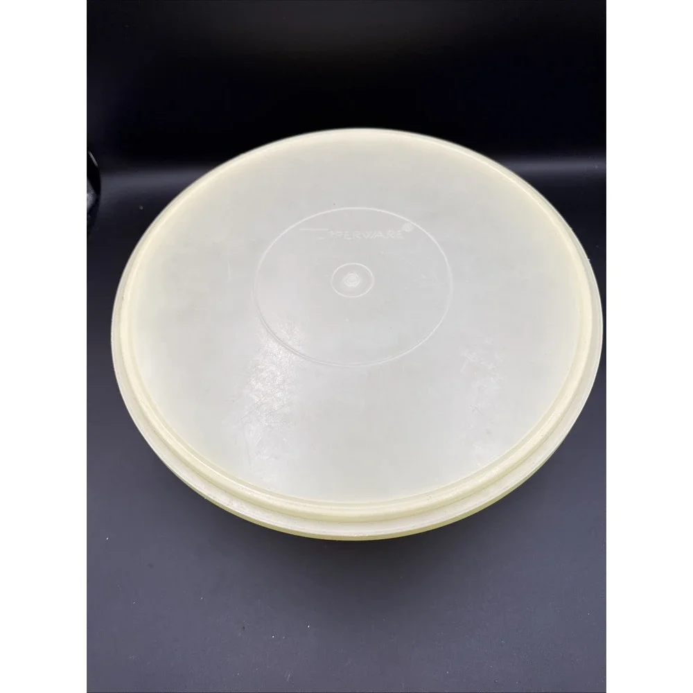 Tupperware light yellow